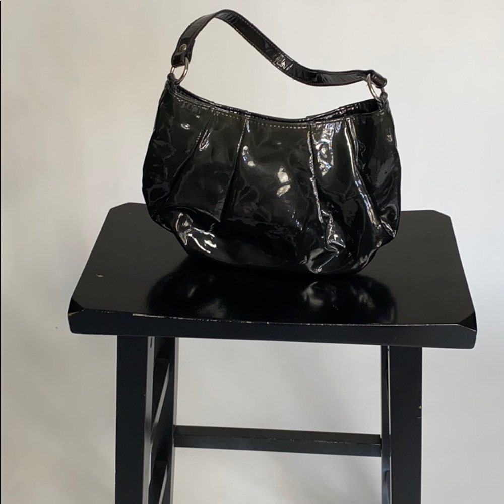 Black shoulder bag